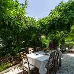 Apartman Wisteria *
