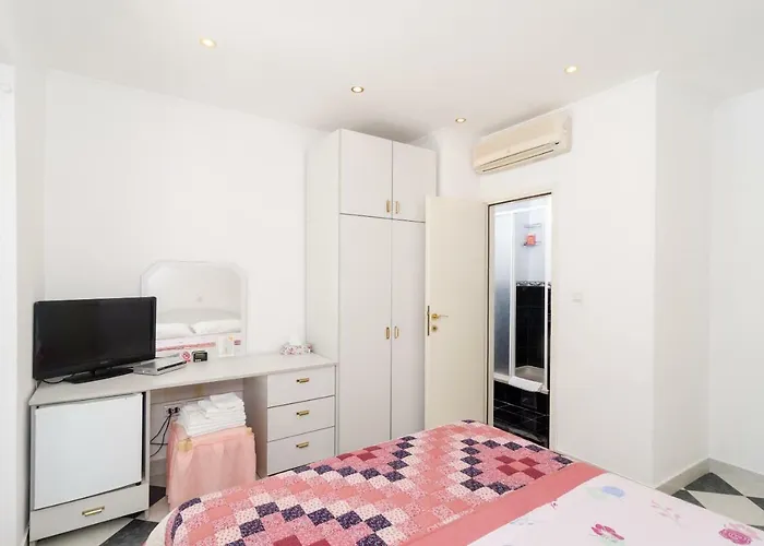 Wisteria Apartament *