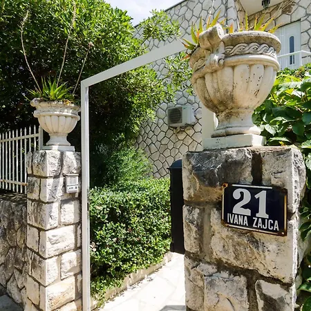 Wisteria Apartment