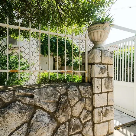 Apartament Wisteria *