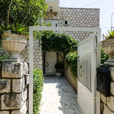 Apartament Wisteria *