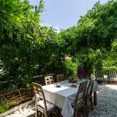 Apartament Wisteria *