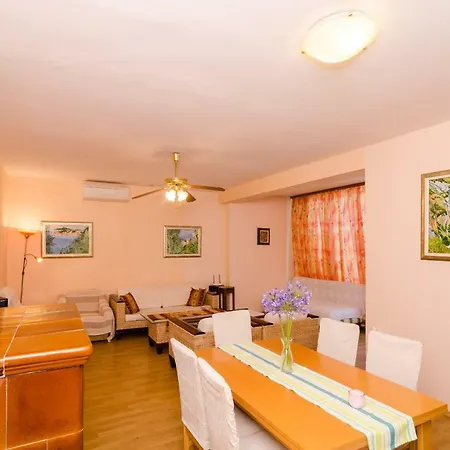 Apartament Wisteria *