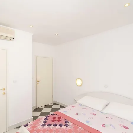 Wisteria * דוברובניק