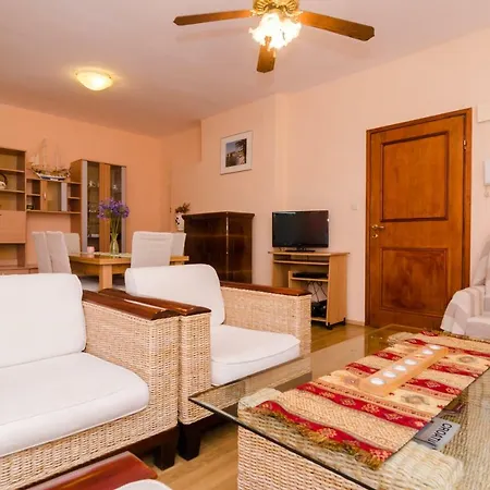 아파트 Wisteria *