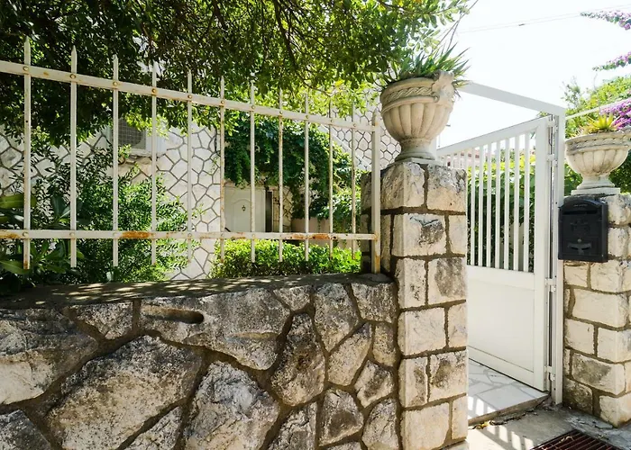 アパート Wisteria *