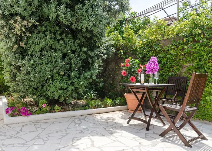 Wisteria アパート *