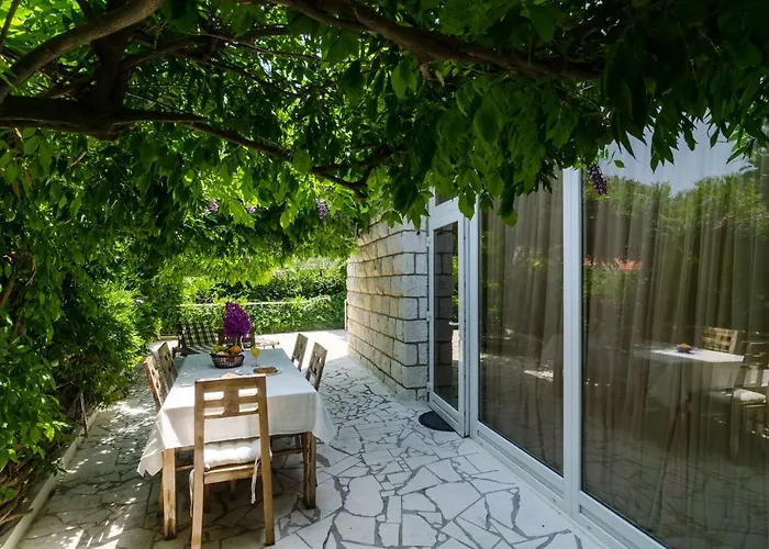 Wisteria Апартаменты