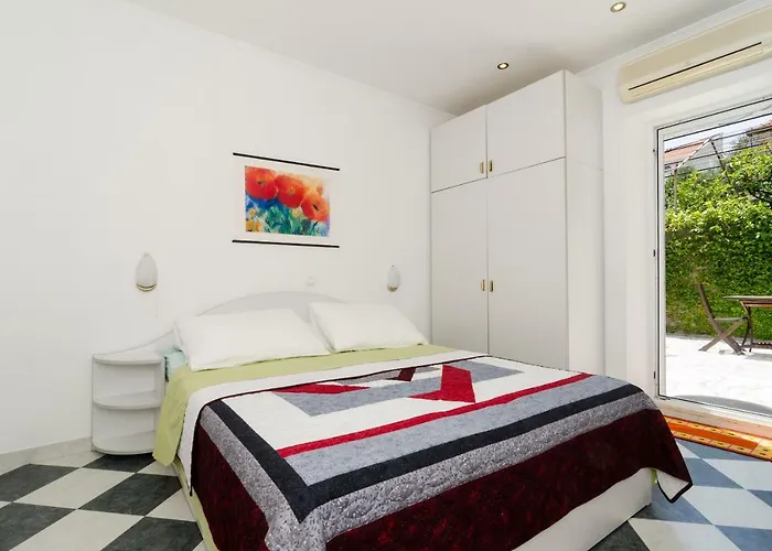 Wisteria アパート *