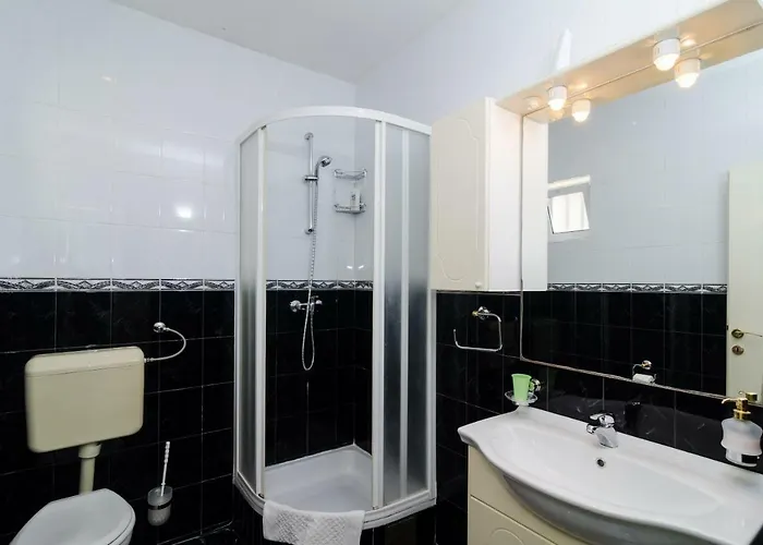 Wisteria アパート *