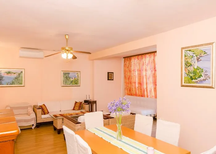 アパート Wisteria ドゥブロブニク