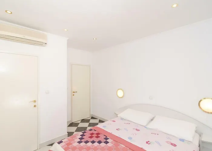 Wisteria * ドゥブロブニク